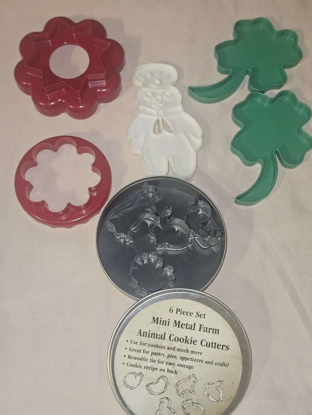 Vintage Cookie Cutters Tupperware ,tpc Co ,fox Run